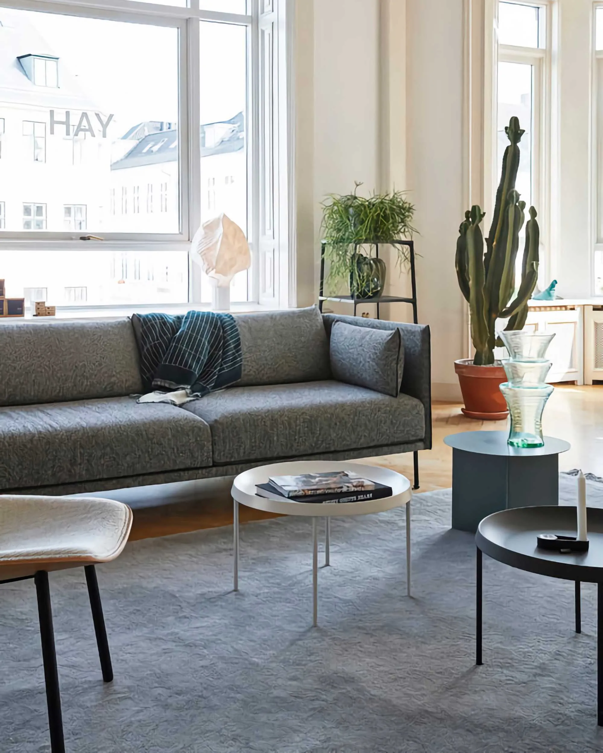 Hay Silhouette sofa 3-seater, olavi 03/silk black/black steel