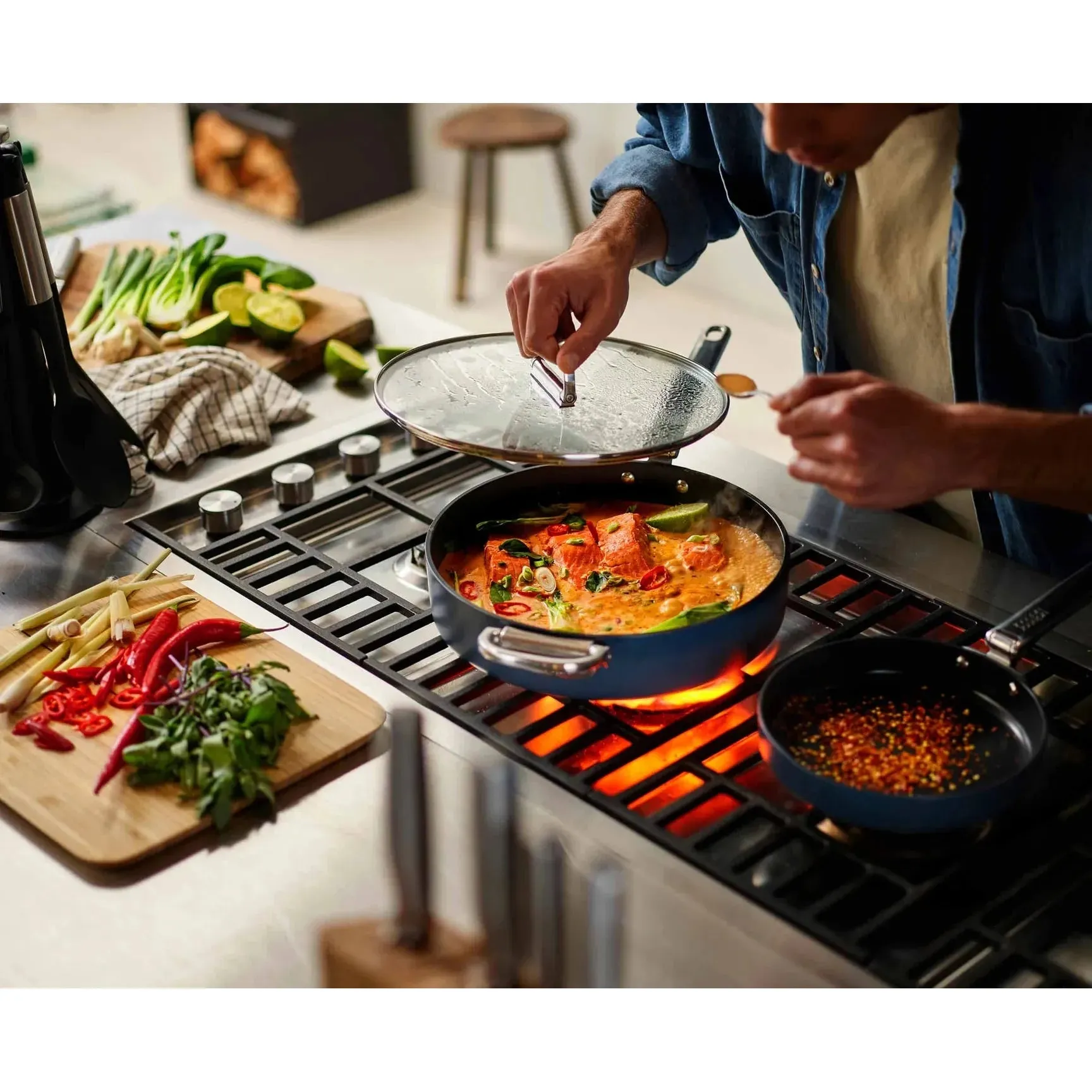 Space Folding Handle Ceramic Non-stick 3.5 Qt. Blue Sauté Pan & Lid