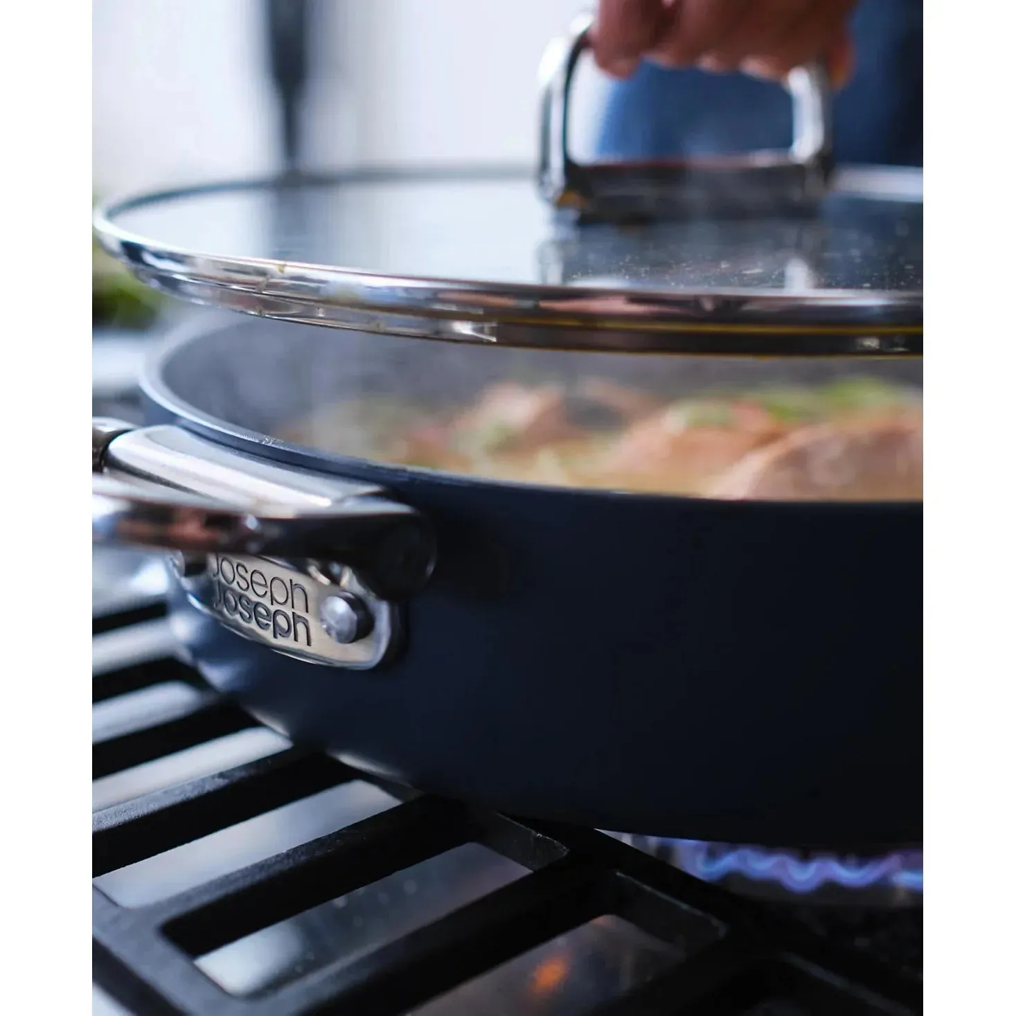Space Folding Handle Ceramic Non-stick Blue Shallow Casserole Pan & Lid 5 Qt.